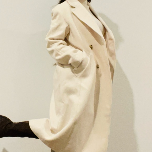 Gorgeous H&M Ivory Coat 🦋 - Picture 7 of 14